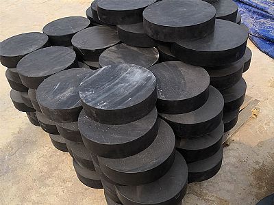 吉林板式橡胶支座由若干层橡胶片与薄钢板经加压硫化